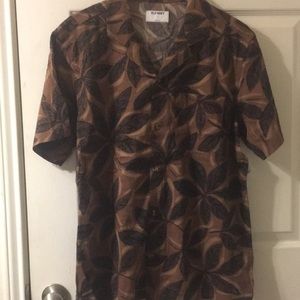 NWT brown leaf print short sleeve button down